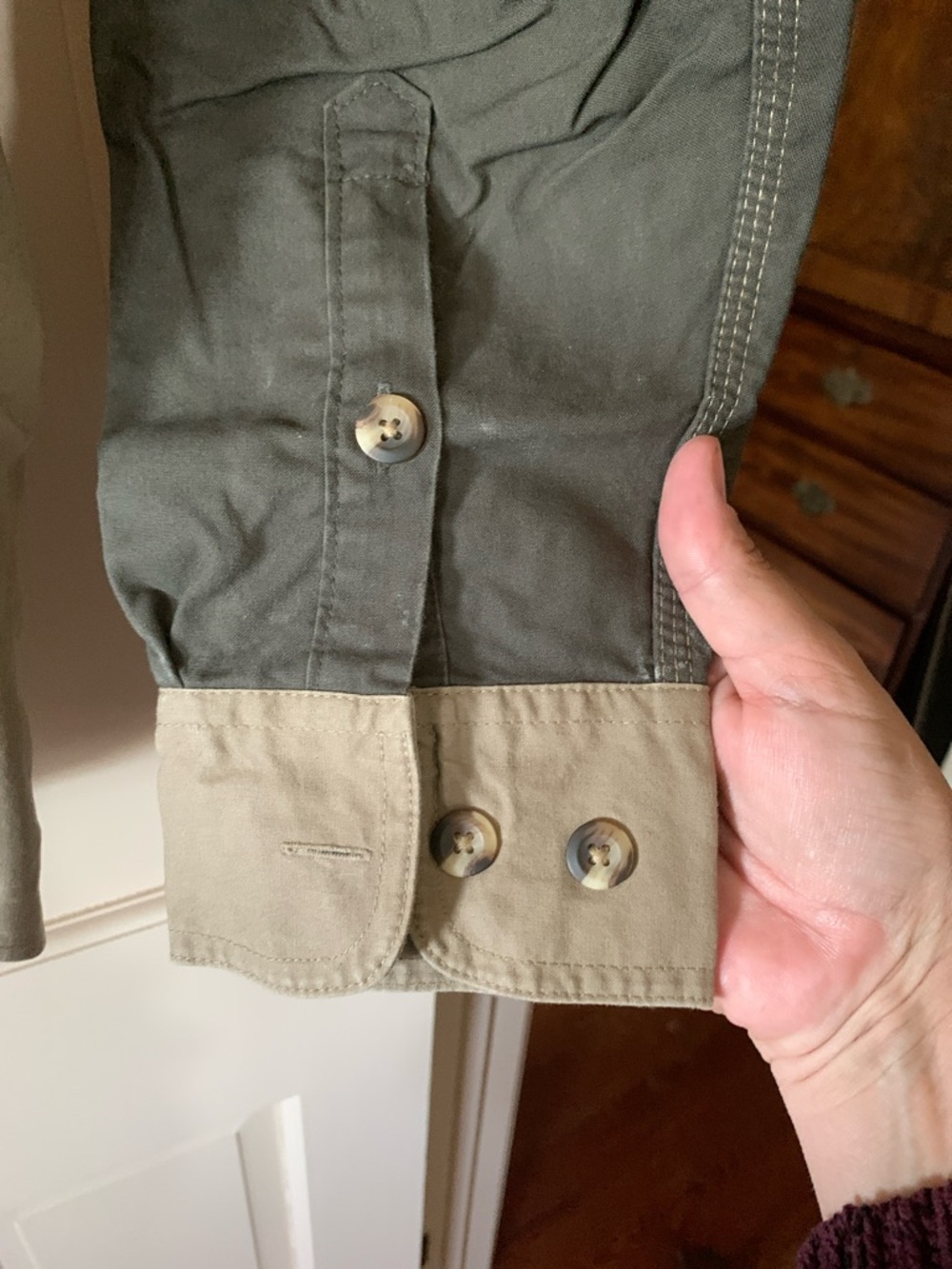 Cabela's Khaki/Olive Shirt Men’s Large - Picture 7 of 12